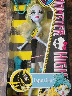 G1 Monster High Skulltimate Roller Maze Lagoona Blue NIB